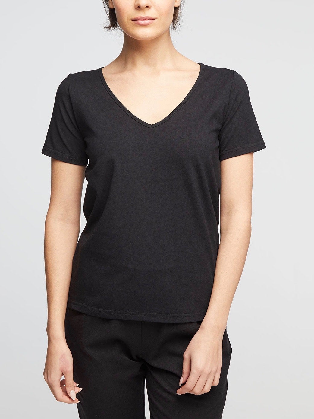 Essential Organic Cotton Tee - V Neck Black