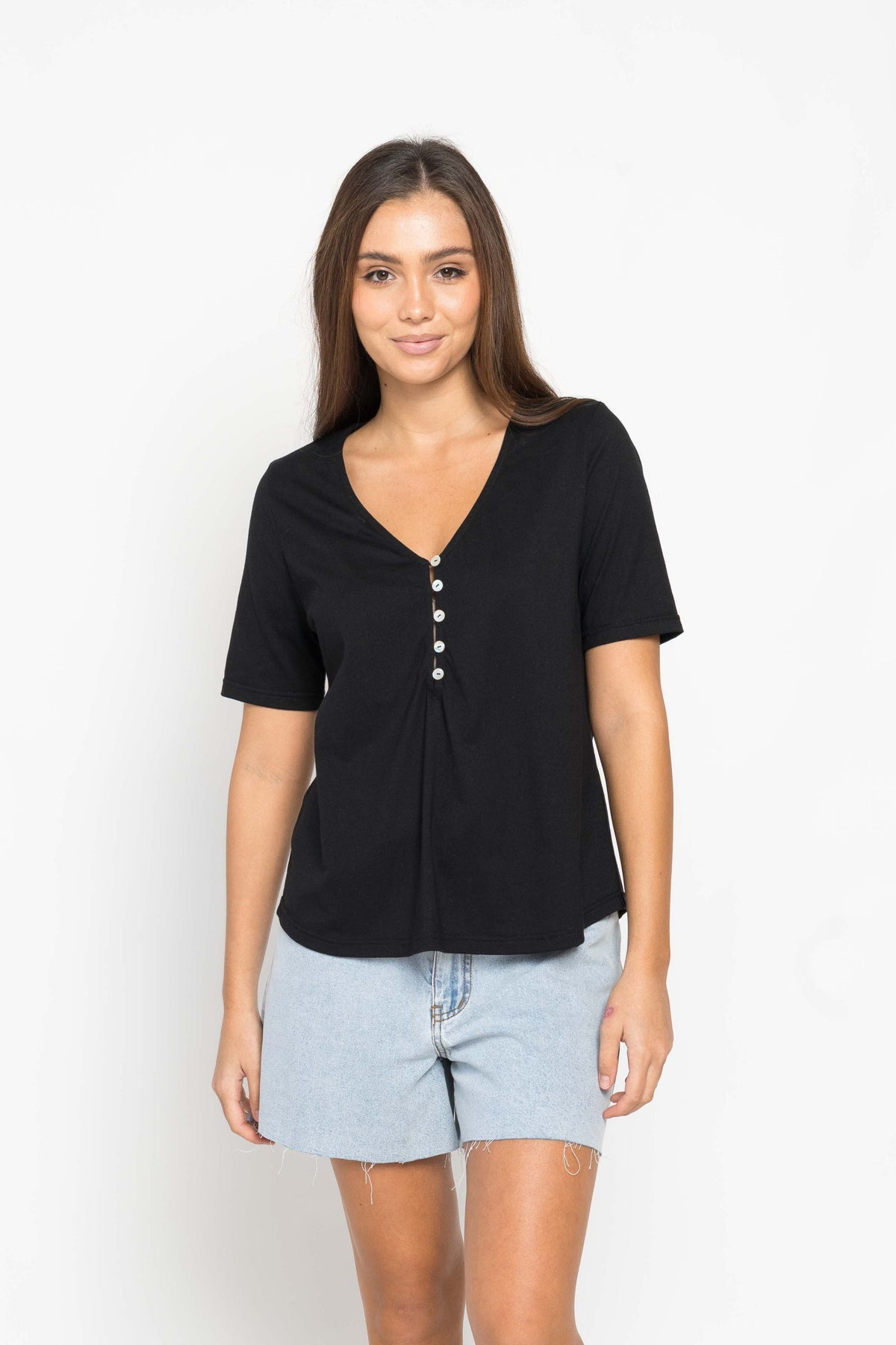 Loose Button V Tee - Black